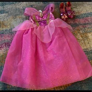 Sleeping beauty costume and shoe